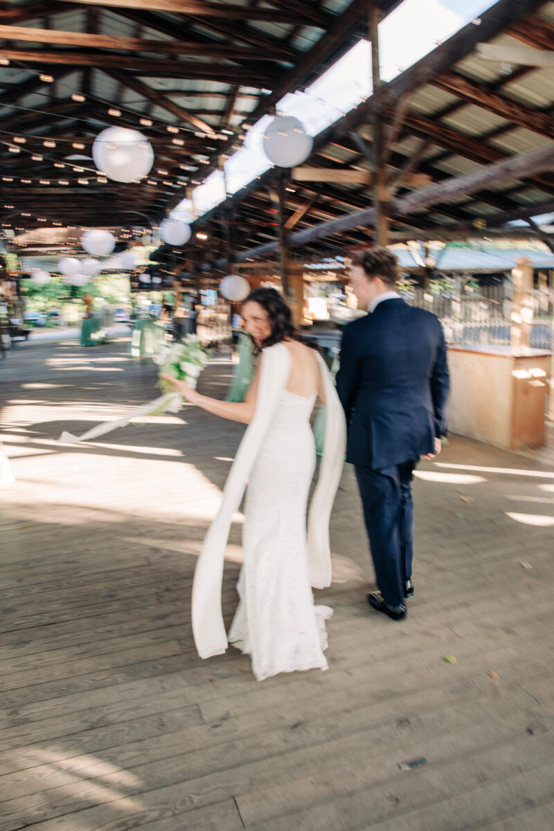 ithaca-farmers-market-wedding-photography