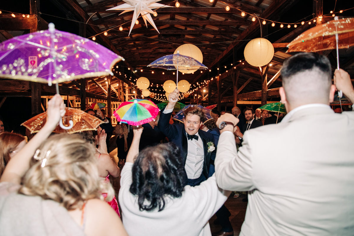 ithaca-farmers-market-wedding-photography