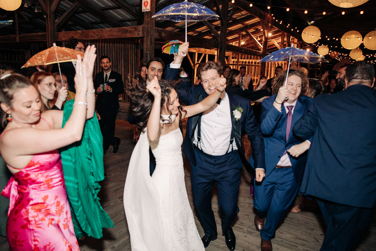 ithaca-farmers-market-wedding-photography