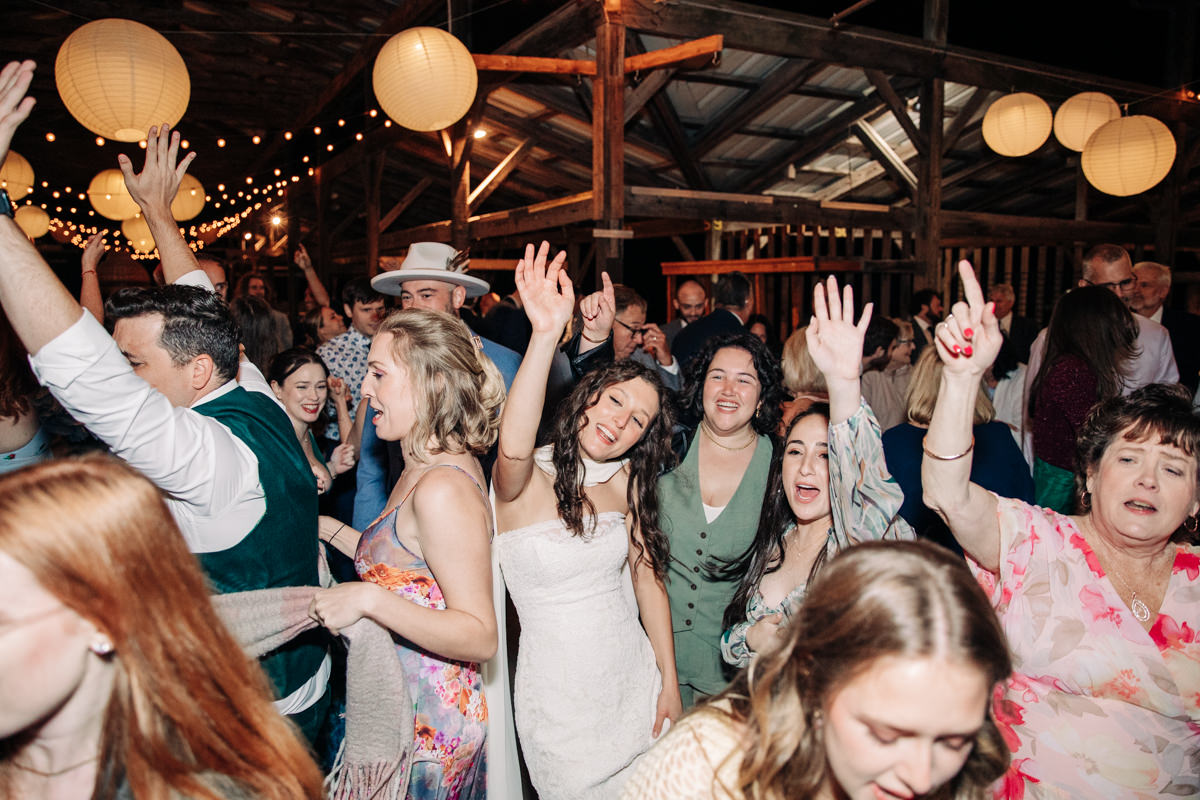 ithaca-farmers-market-wedding-photography