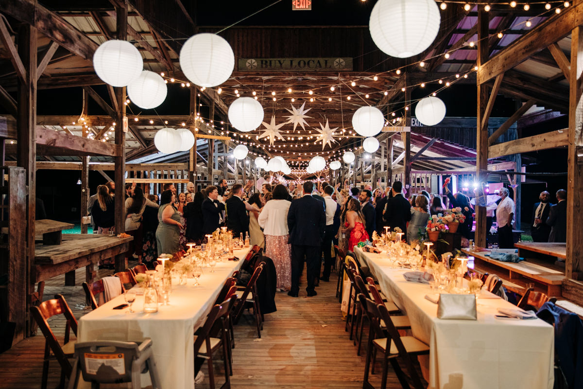 ithaca-farmers-market-wedding-photography