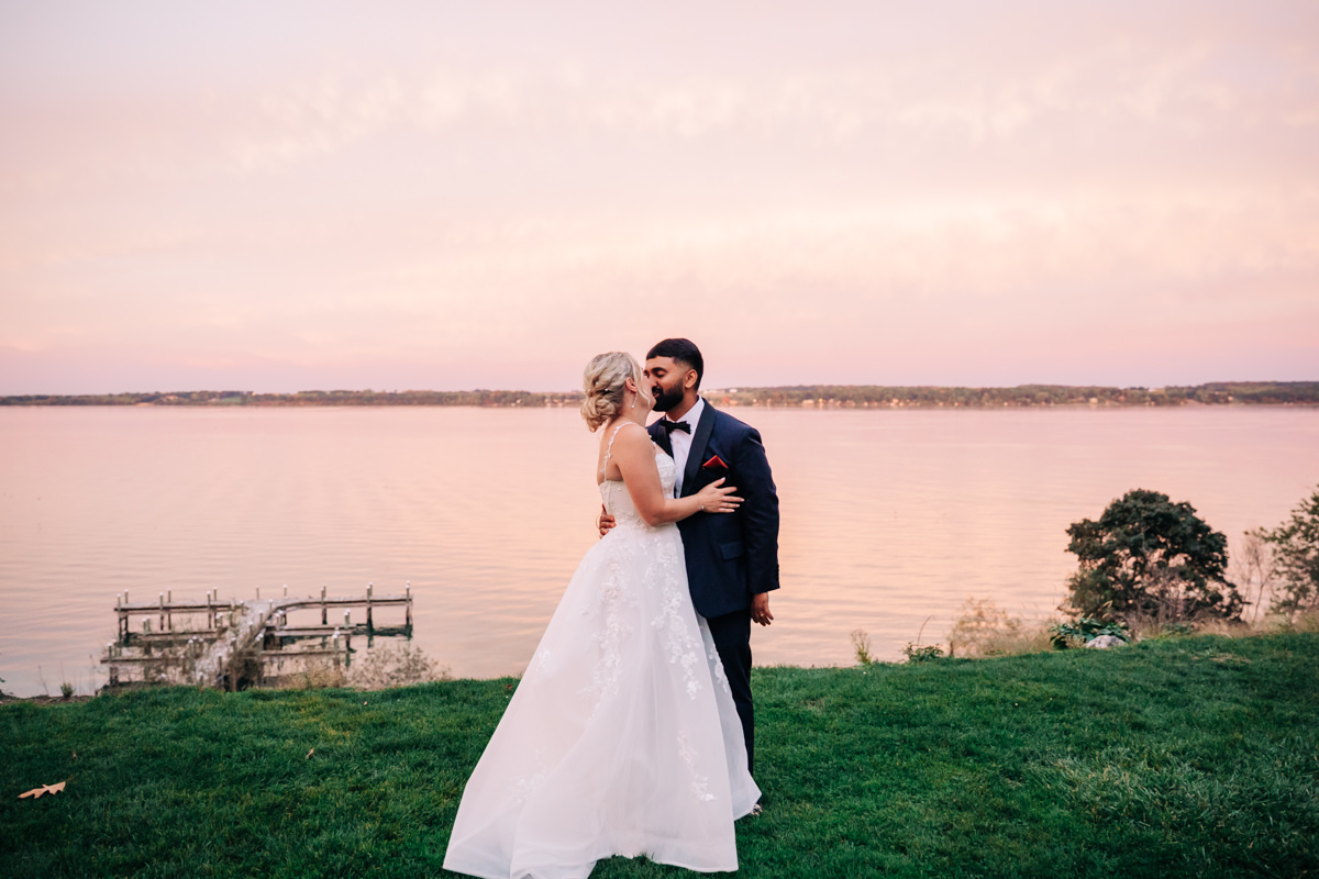 belhurst-castle-finger-lakes-wedding-photographer
