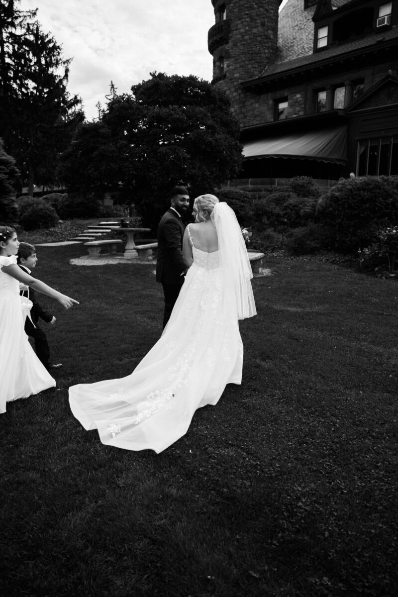 belhurst-castle-finger-lakes-wedding-photographer