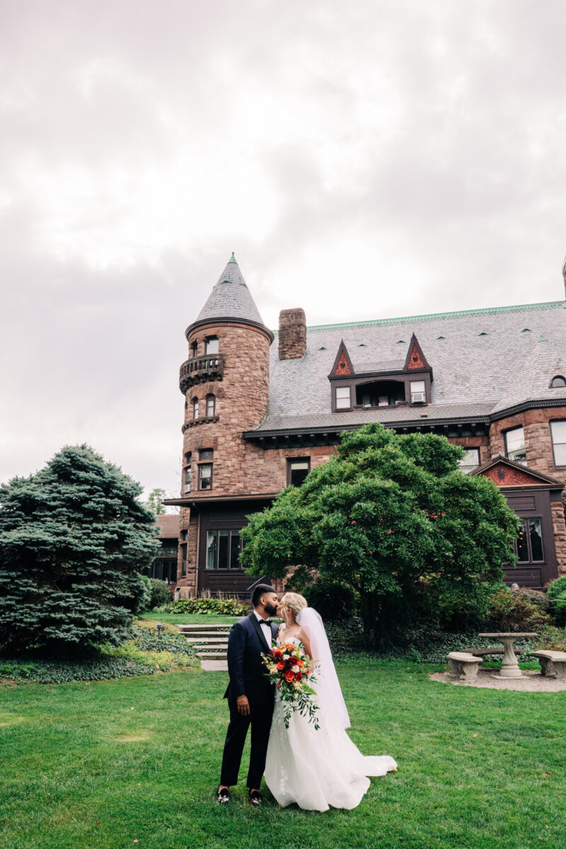 belhurst-castle-finger-lakes-wedding-photographer
