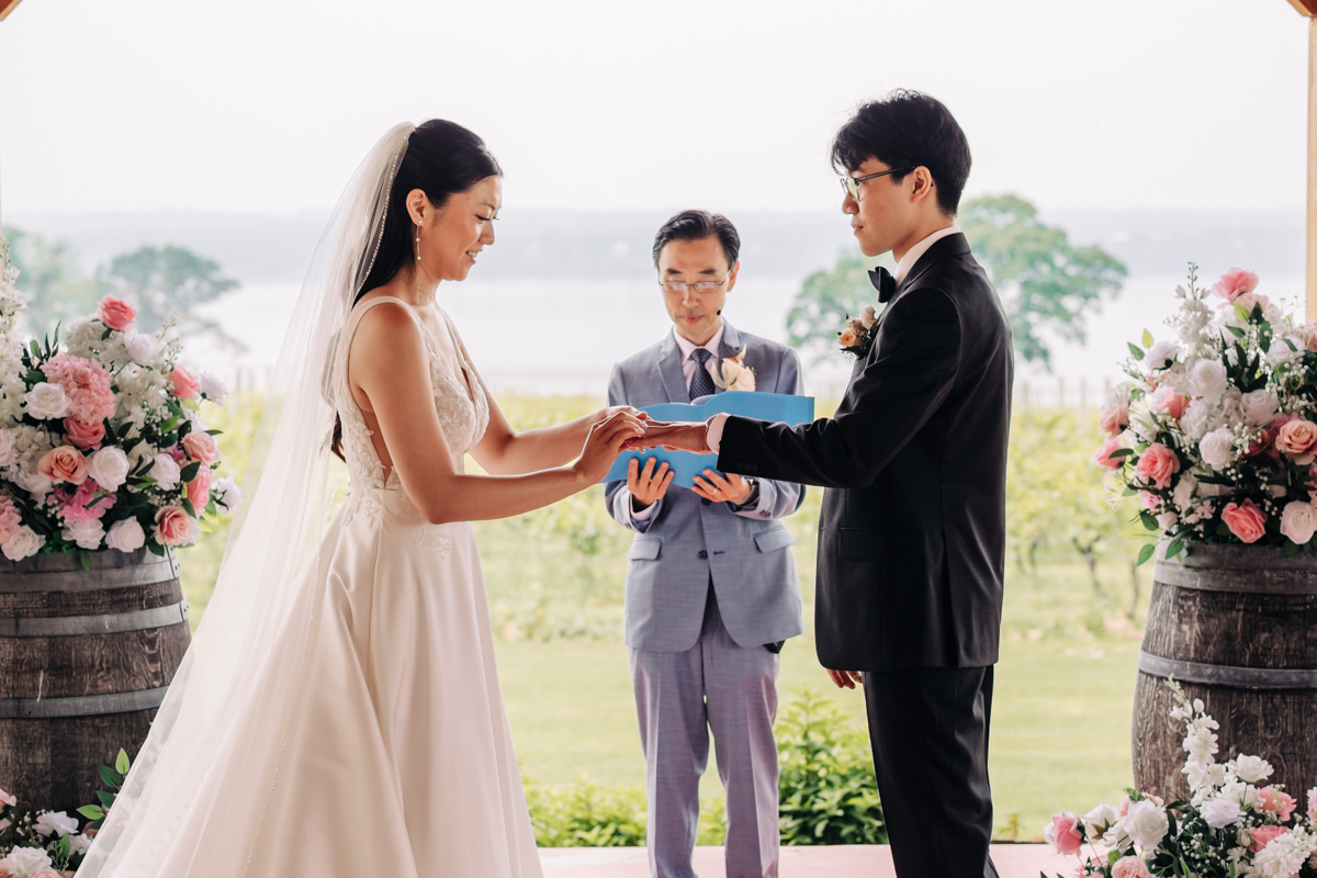 ventosa-vineyards-finger-lakes-wedding-photographer