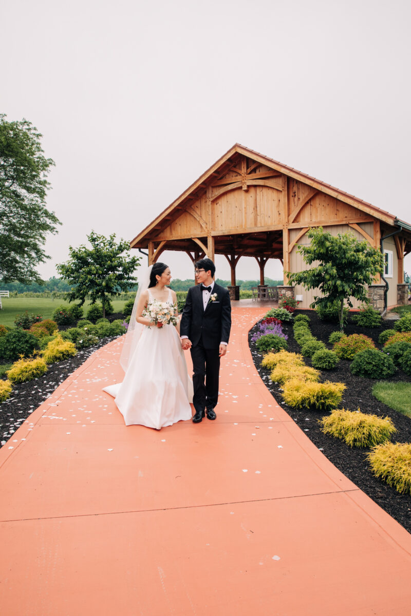 ventosa-vineyards-finger-lakes-wedding-photographer