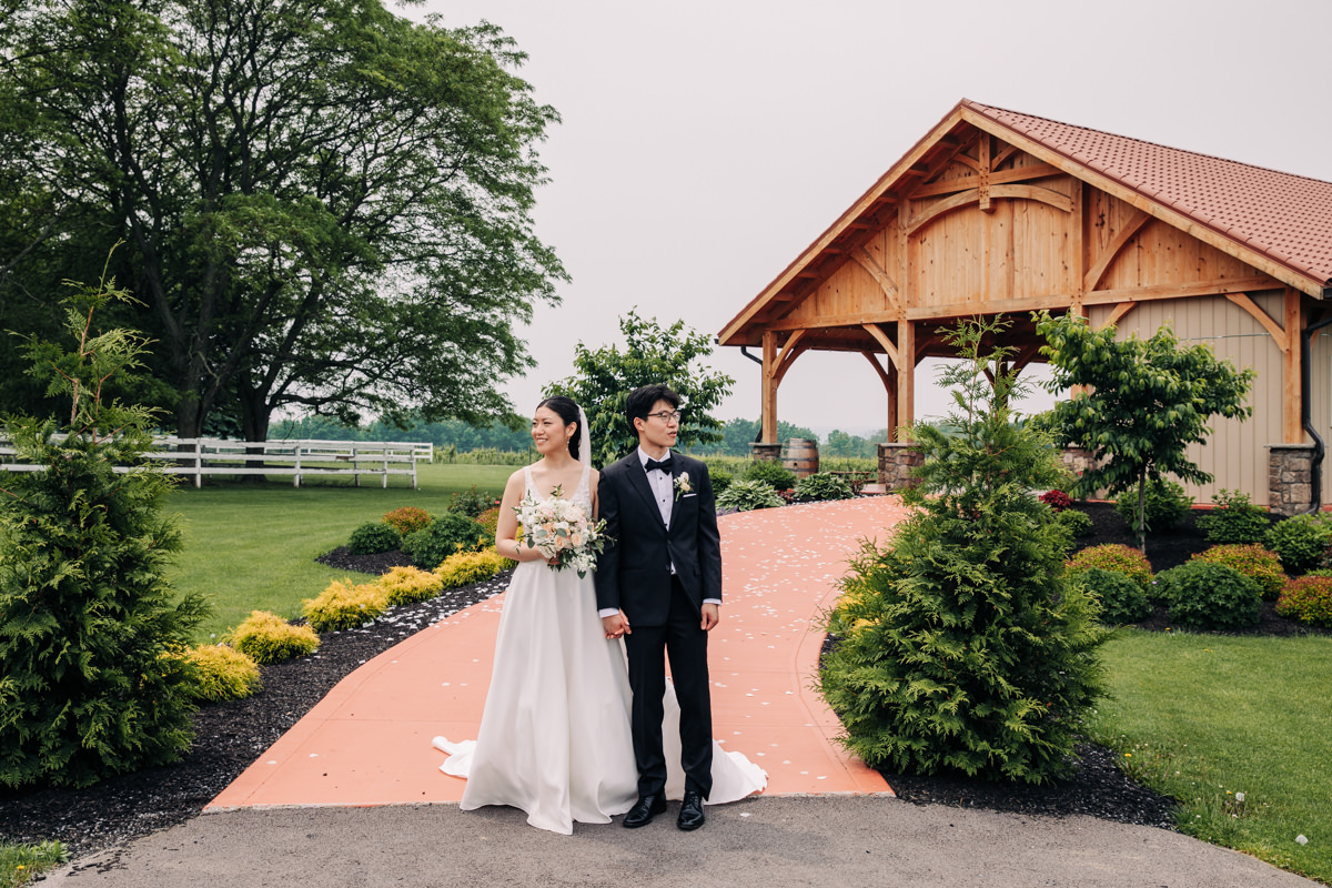 ventosa-vineyards-finger-lakes-wedding-photographer