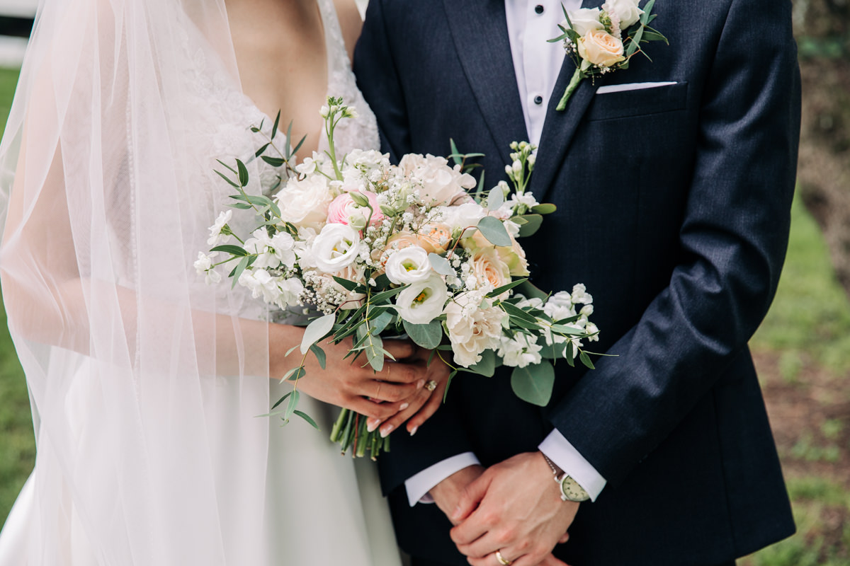 ventosa-vineyards-finger-lakes-wedding-photographer