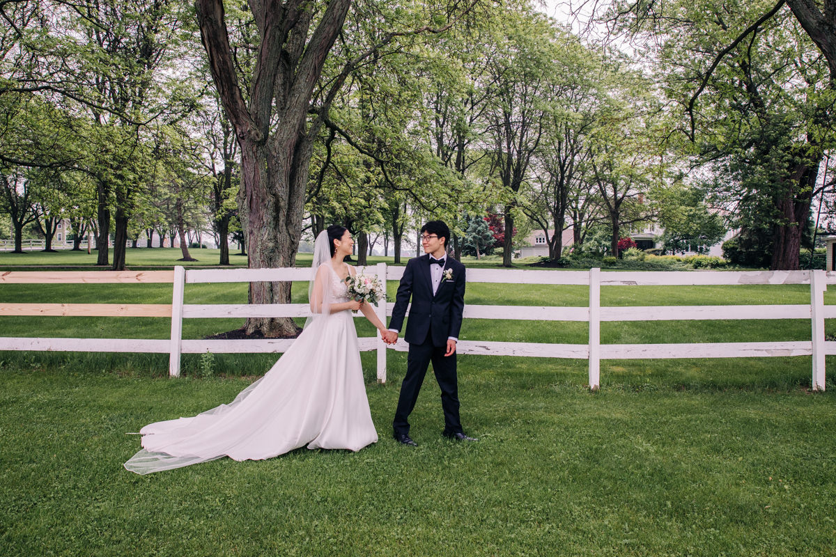 ventosa-vineyards-finger-lakes-wedding-photographer