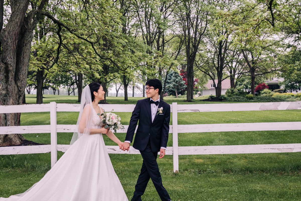 ventosa-vineyards-finger-lakes-wedding-photographer