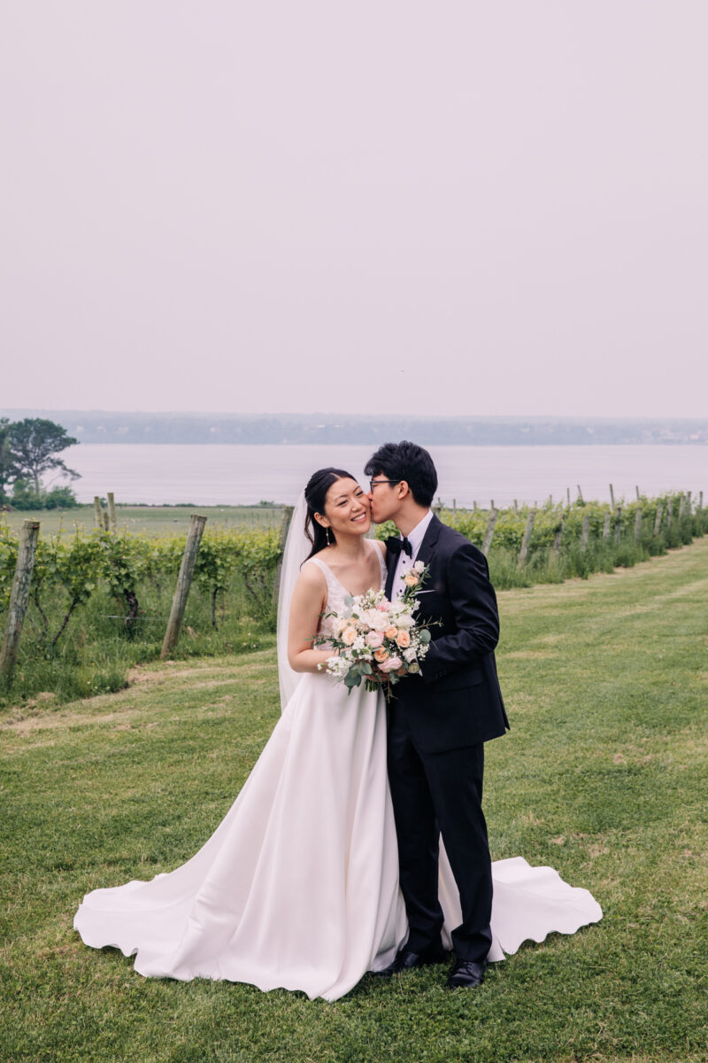ventosa-vineyards-finger-lakes-wedding-photographer
