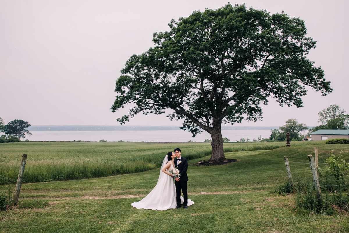 ventosa-vineyards-finger-lakes-wedding-photographer