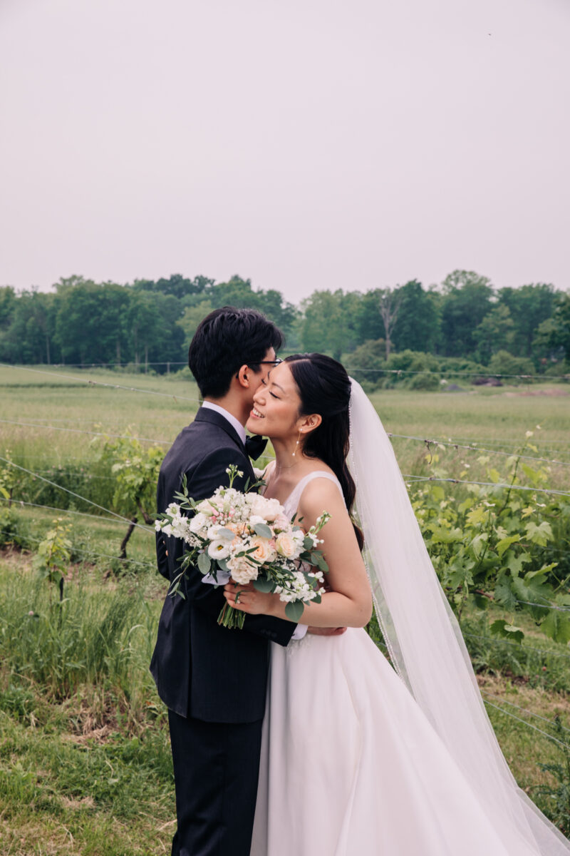 ventosa-vineyards-finger-lakes-wedding-photographer